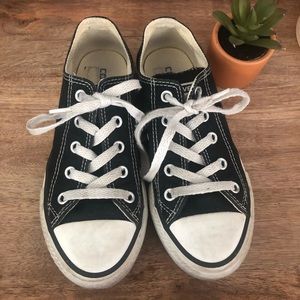 Size 13 (Little Boy) Converse in Black & White 🖤